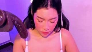 EMMAA-WALTON nude on cam for live porn chat